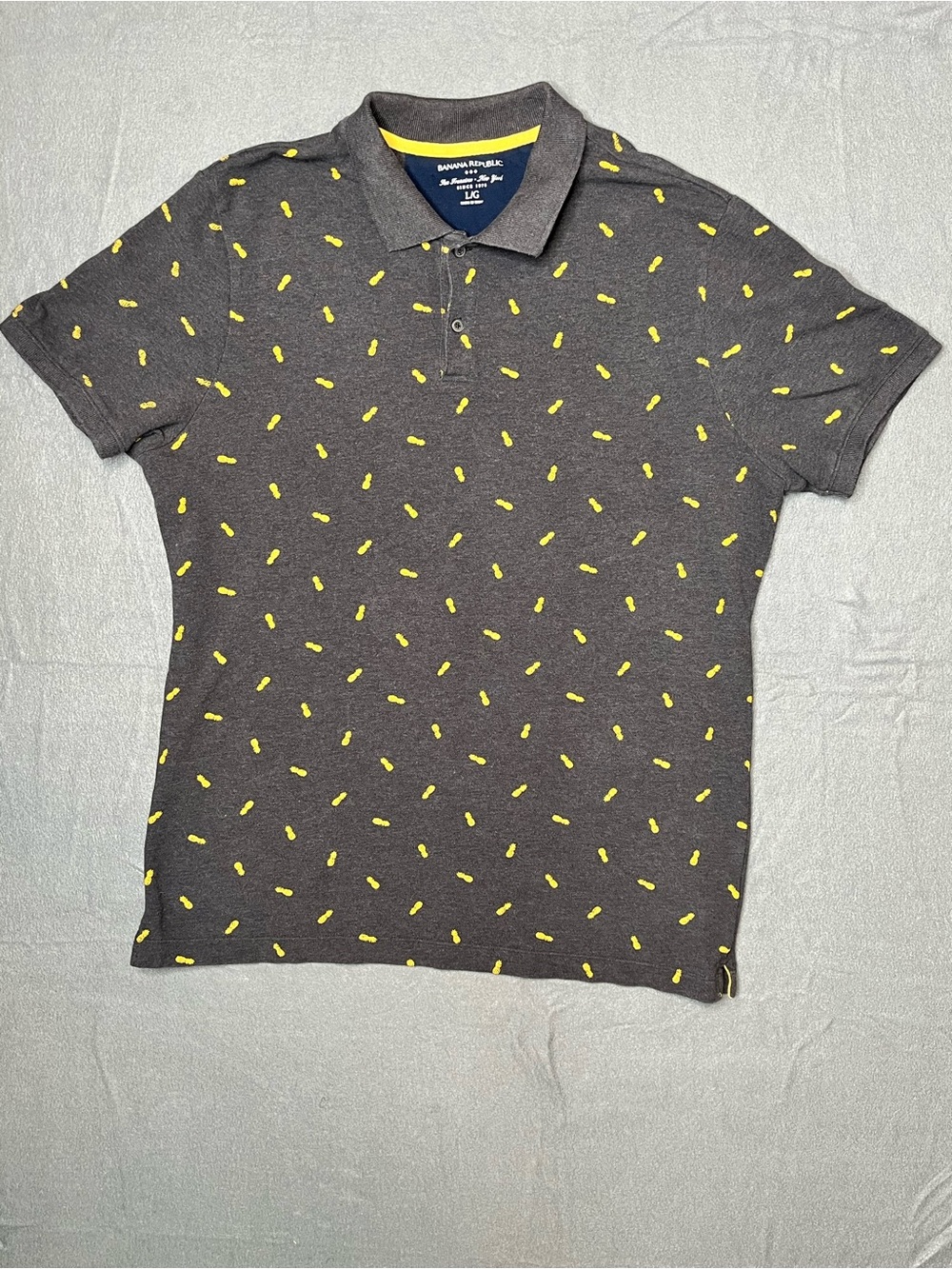 Banana Republic‎ Men’s Charcoal Polo with Yellow Micro Pattern